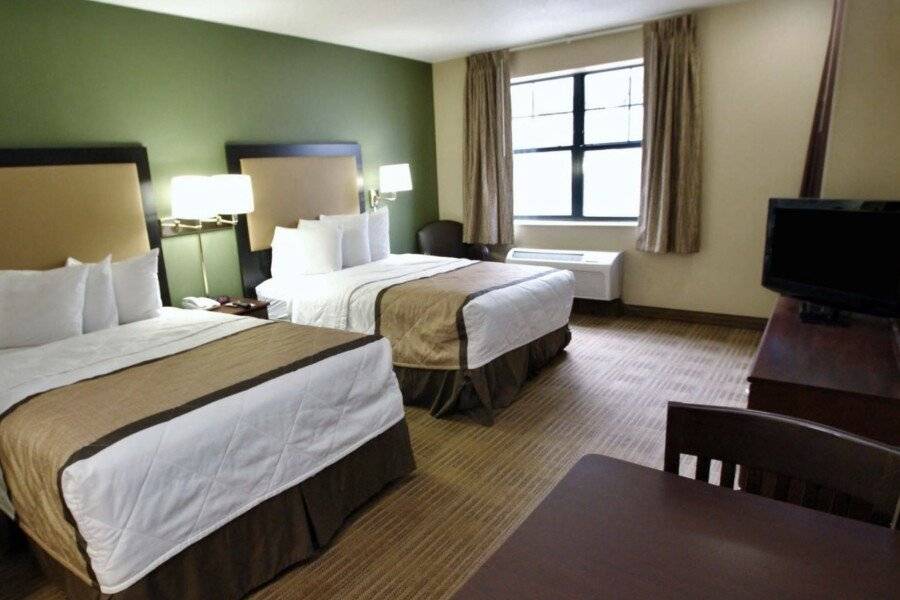 Extended Stay America Suites - - Newark Airport hotel bedroom