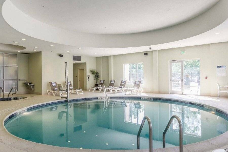 Embassy Suites by Hilton Newark Airport indoor pool,spa