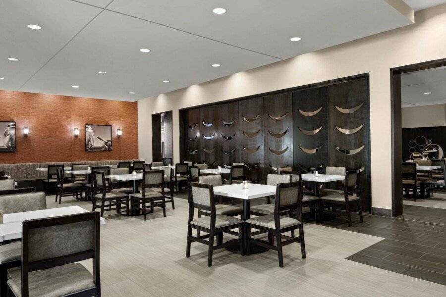 Embassy Suites by Hilton Newark Airport restaurant