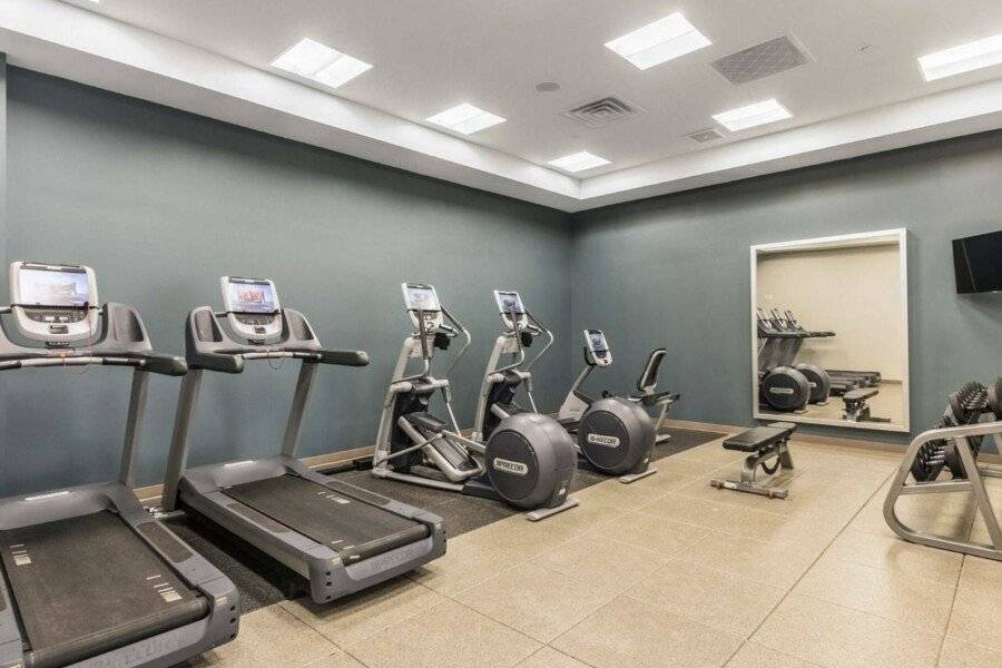 Embassy Suites by Hilton Newark Airport fitness centre