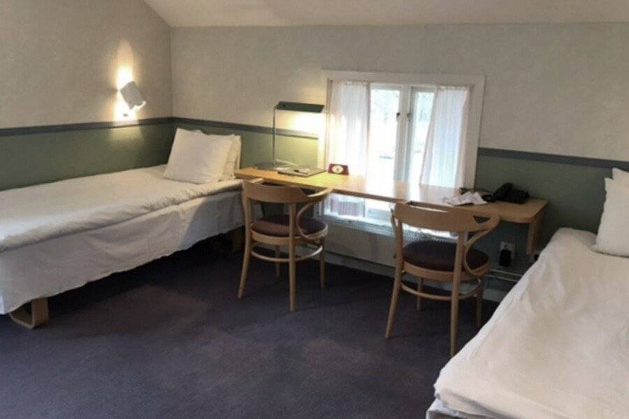 Karstorp Säteri hotel bedroom