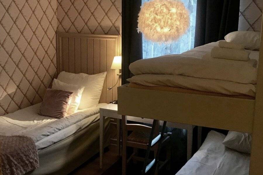 Karstorp Säteri hotel bedroom