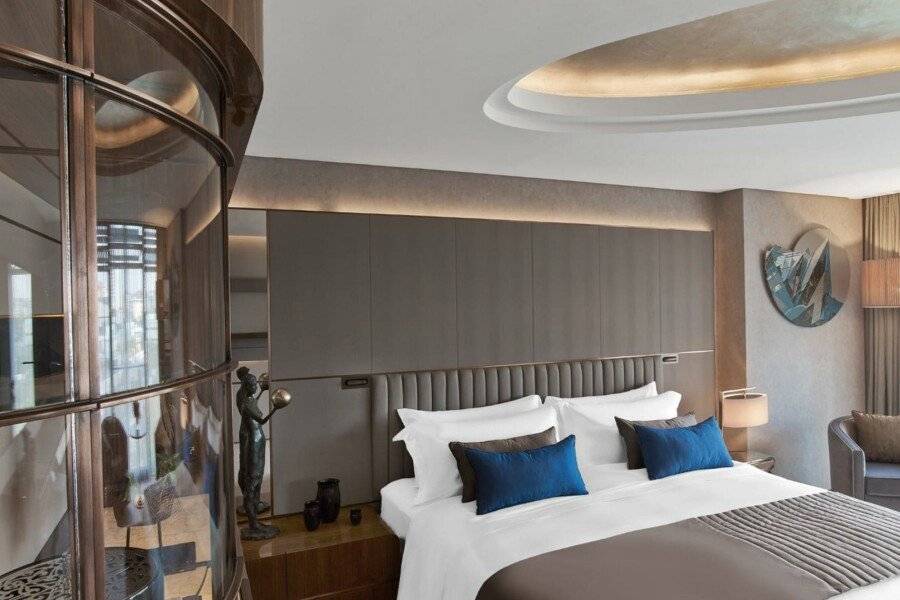 The St. Regis Istanbul hotel bedroom