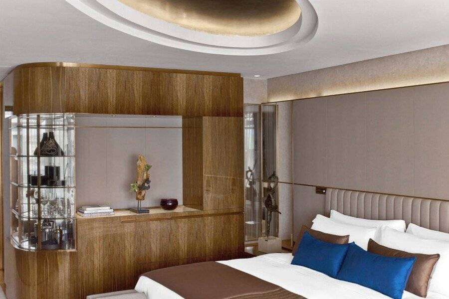 The St. Regis Istanbul hotel bedroom