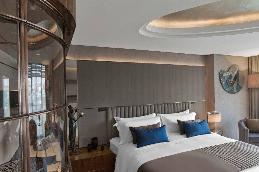 The St. Regis Istanbul hotel bedroom