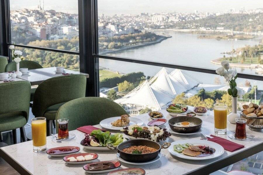 Clarion Hotel Golden Horn restaurant,breakfast,ocean view