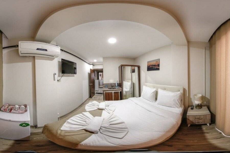 Reggae hotel bedroom