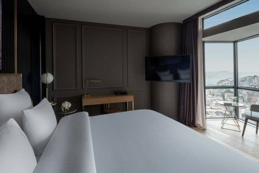 Sofitel Taksim hotel bedroom,ocean view