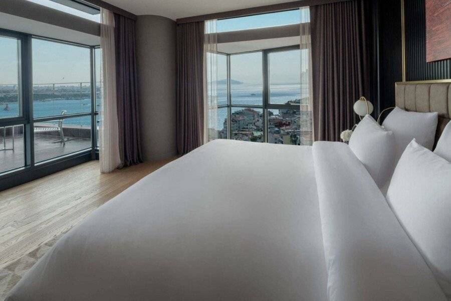 Sofitel Taksim hotel bedroom,ocean view