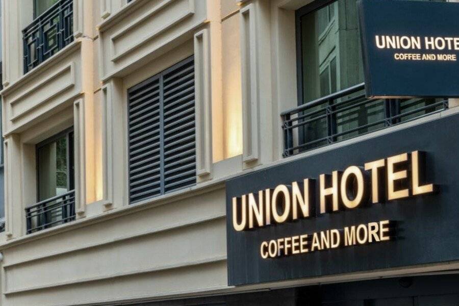 Union Hotel Port facade