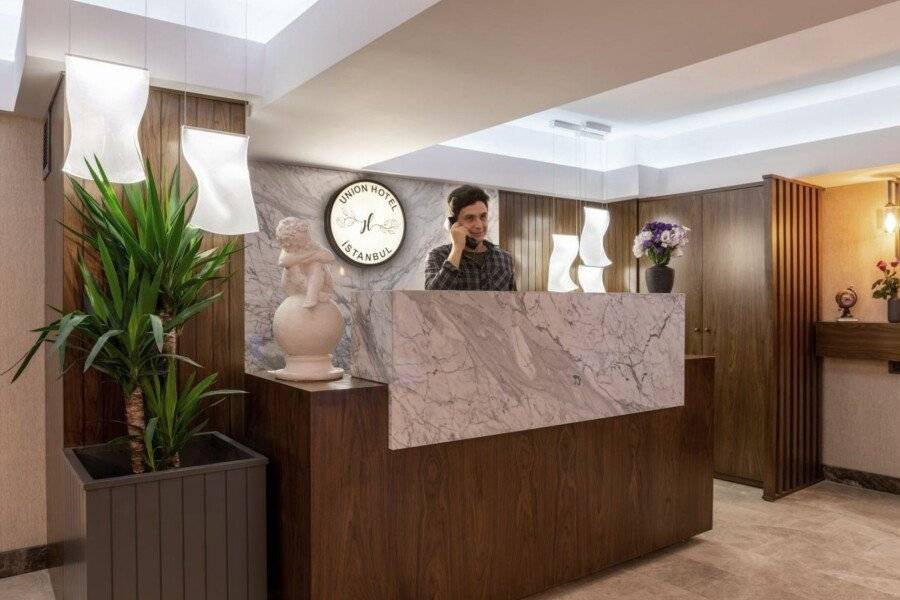 Union Hotel Port lobby,front desk