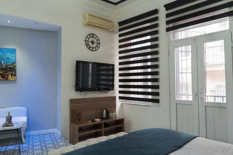 The Havana Residence hotel bedroom