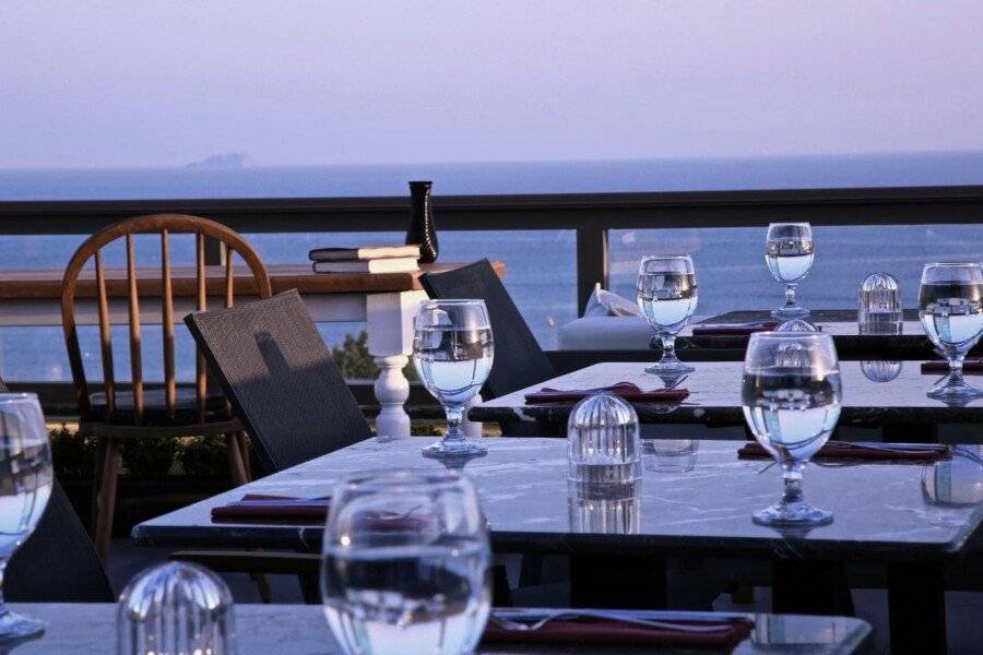 Hotel Bronte , restaurant, ocean view