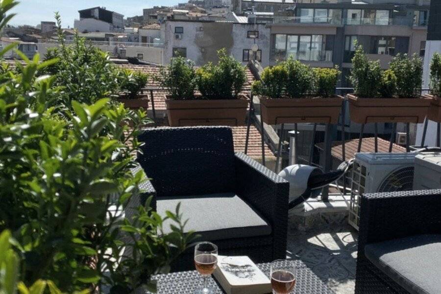 Galata VAV Suites rooftop pool,bar,ocean view