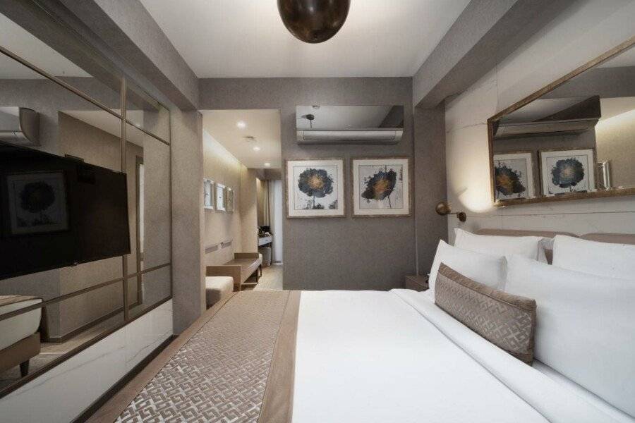 Mula Hotel hotel bedroom