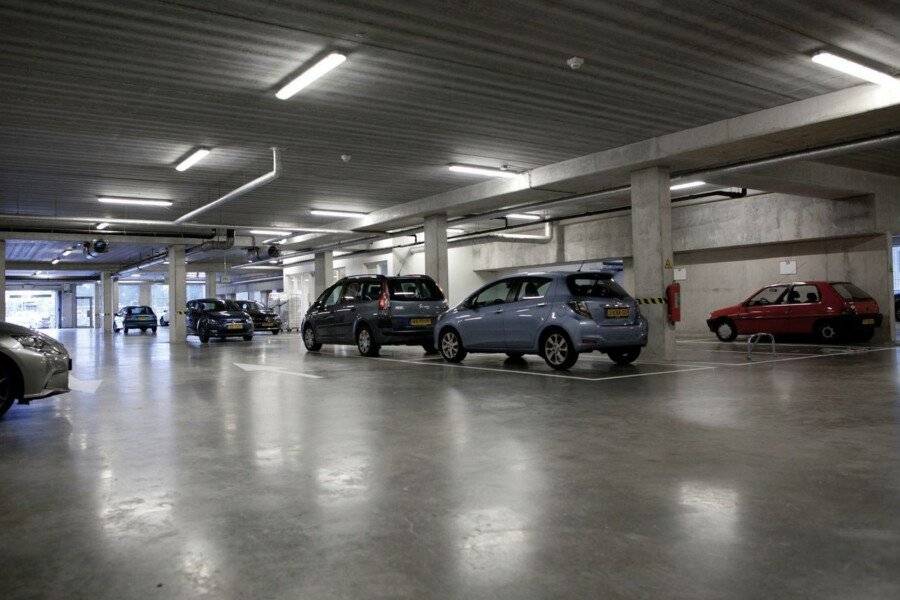 Amsterdam ID Aparthotel parking,