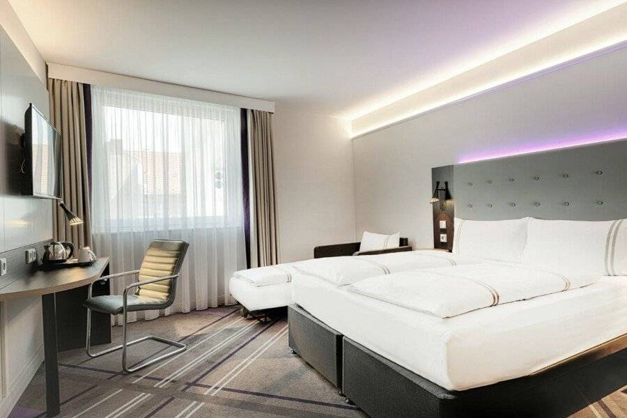 Premier Inn Berlin City Centre hotel bedroom