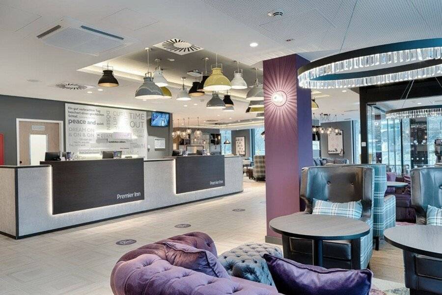 Premier Inn City Wilmersdorf lobby, front desk