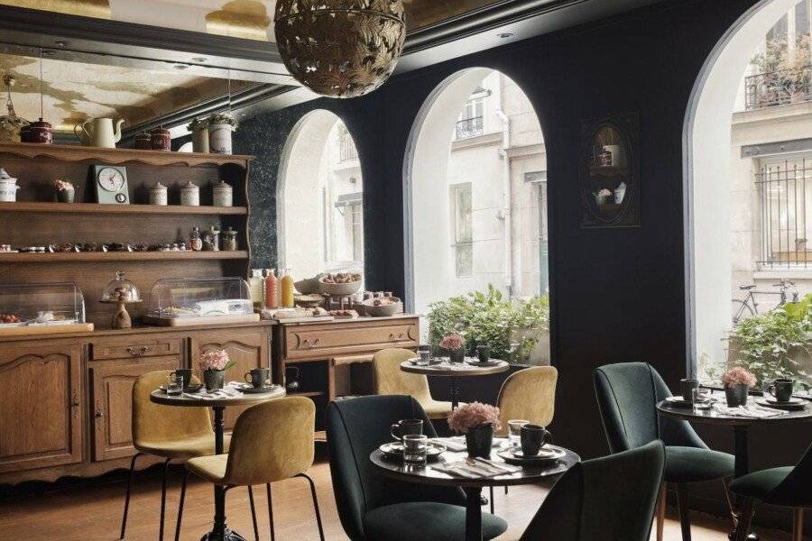 New Hotel Republique - Ex Albert's Hotel restaurant,breakfast