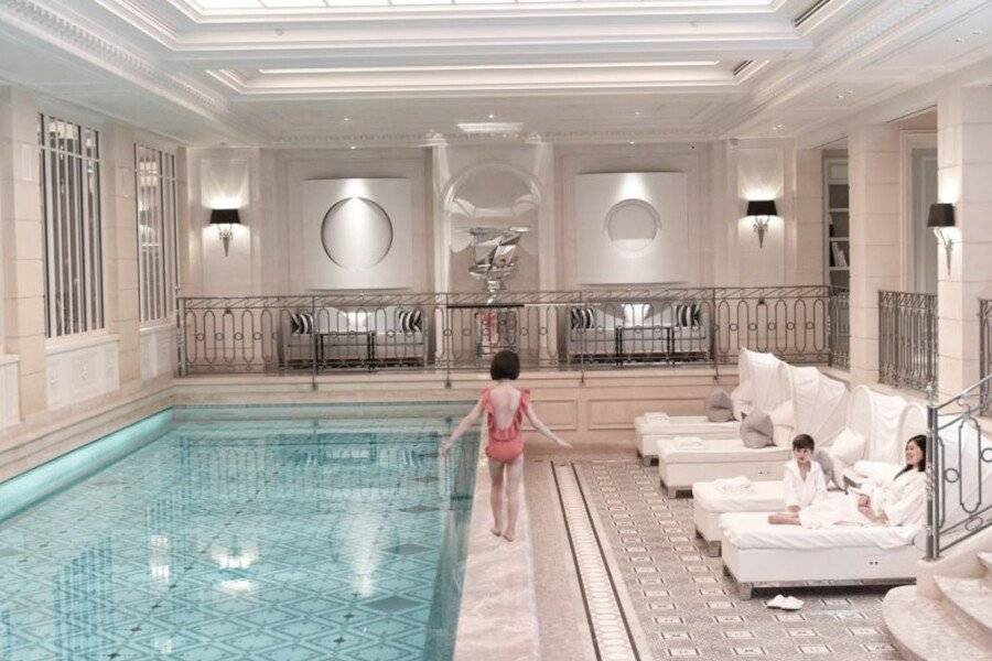 Four Seasons Hotel George V indoor pool,spa