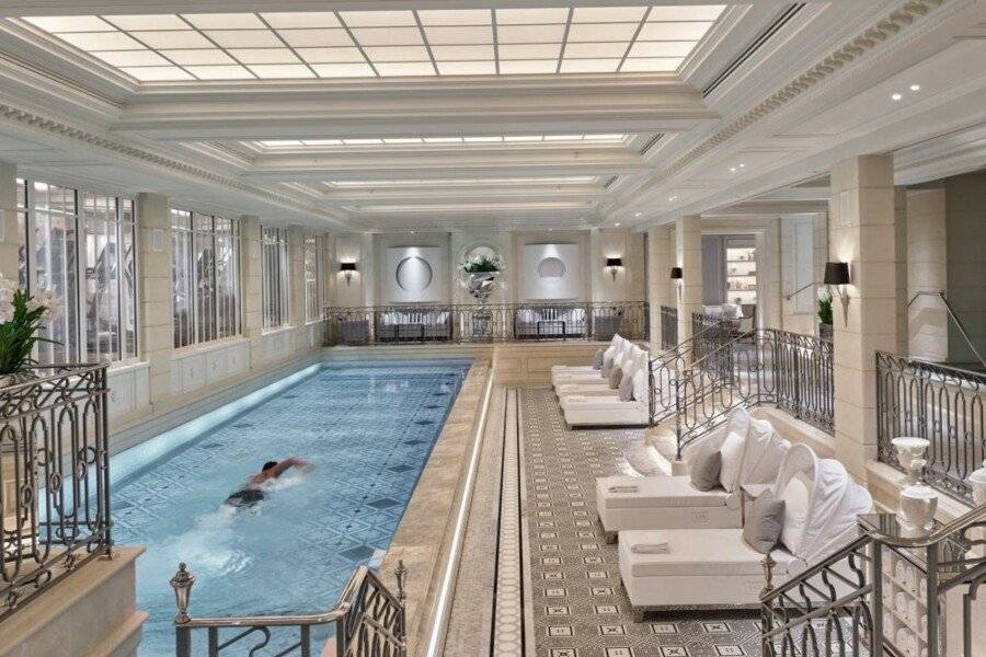 Four Seasons Hotel George V spa, indoor pool