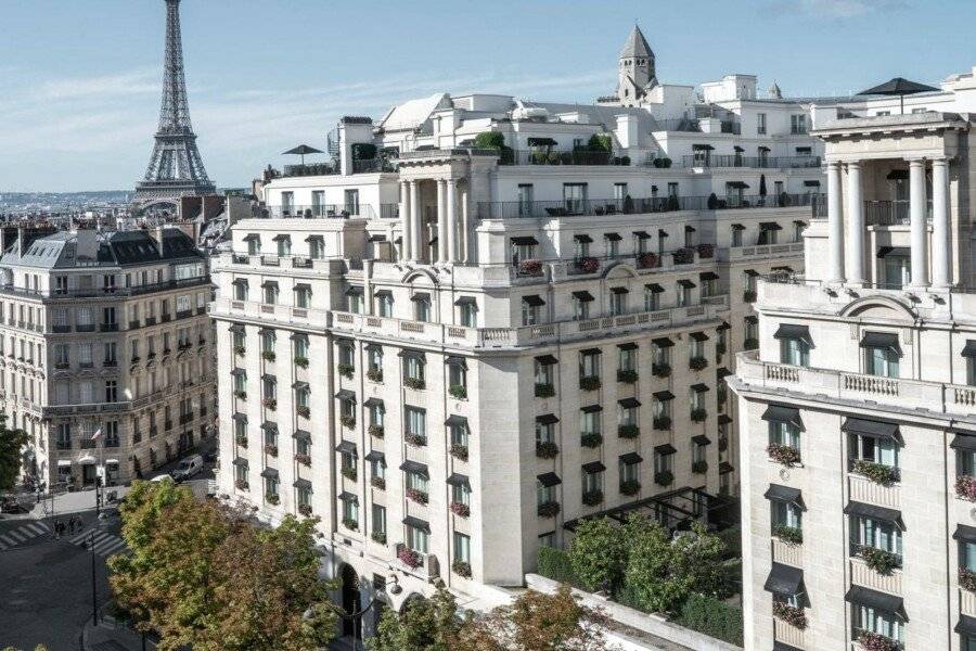 Four Seasons Hotel George V facade,ocean view