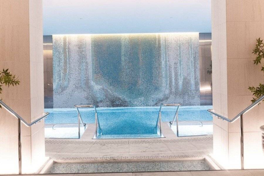 The Peninsula spa,pool