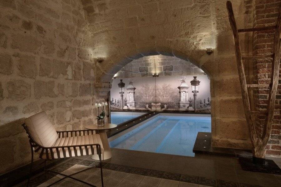 Hotel La Lanterne & Spa By Timhotel spa, indoor pool