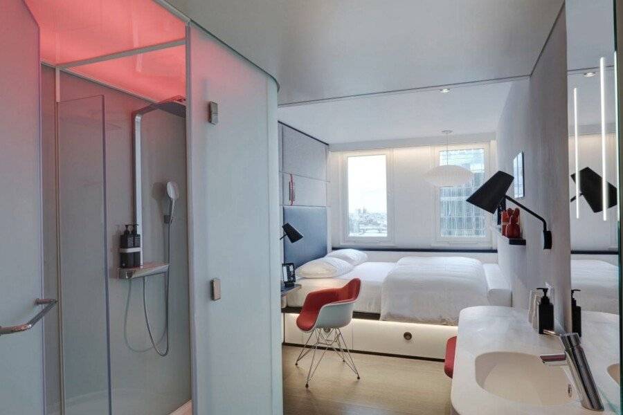 citizenM Gare de Lyon hotel bedroom