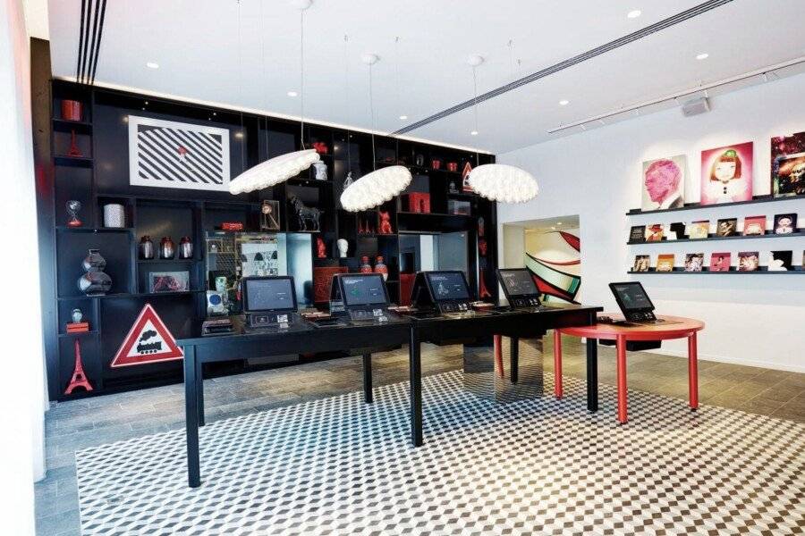 citizenM Gare de Lyon lobby,front desk,