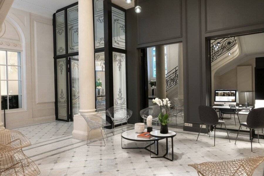 La Clef Champs-Élysées Paris by The Crest Collection lobby