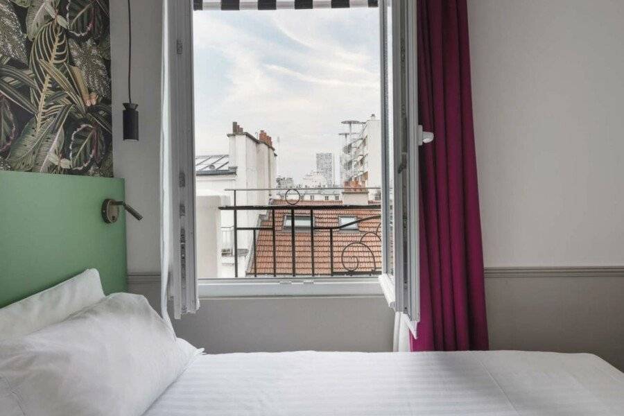 Hôtel 31 - Tour Eiffel hotel bedroom,balcony,ocean view