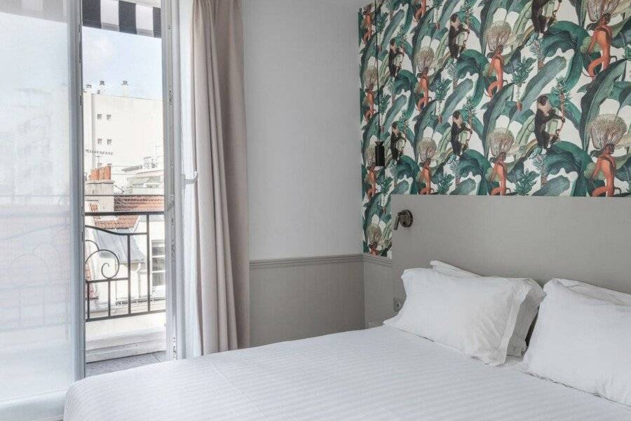 Hôtel 31 - Tour Eiffel hotel bedroom,balcony