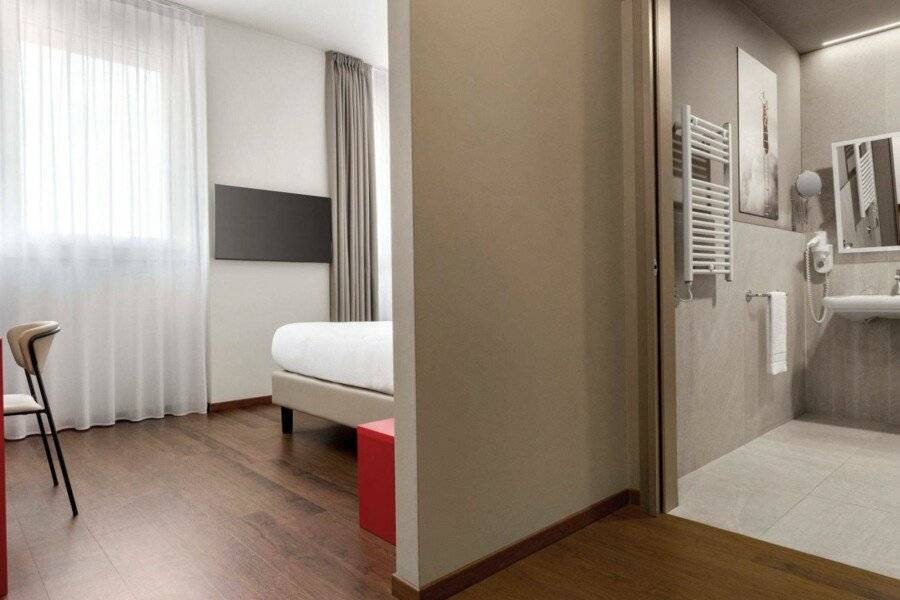 Amedia, Trademark Collection by Wyndham hotel bedroom