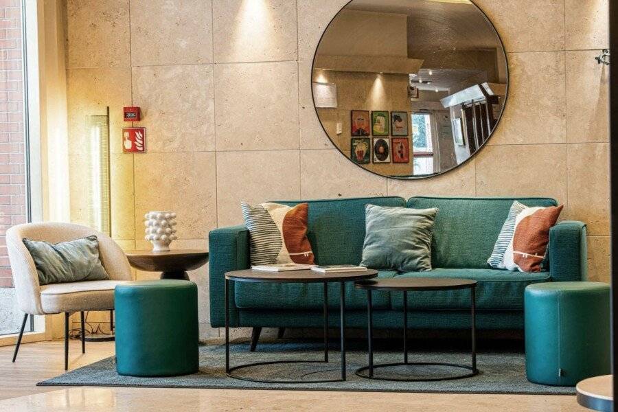 Novotel Roma Est lobby