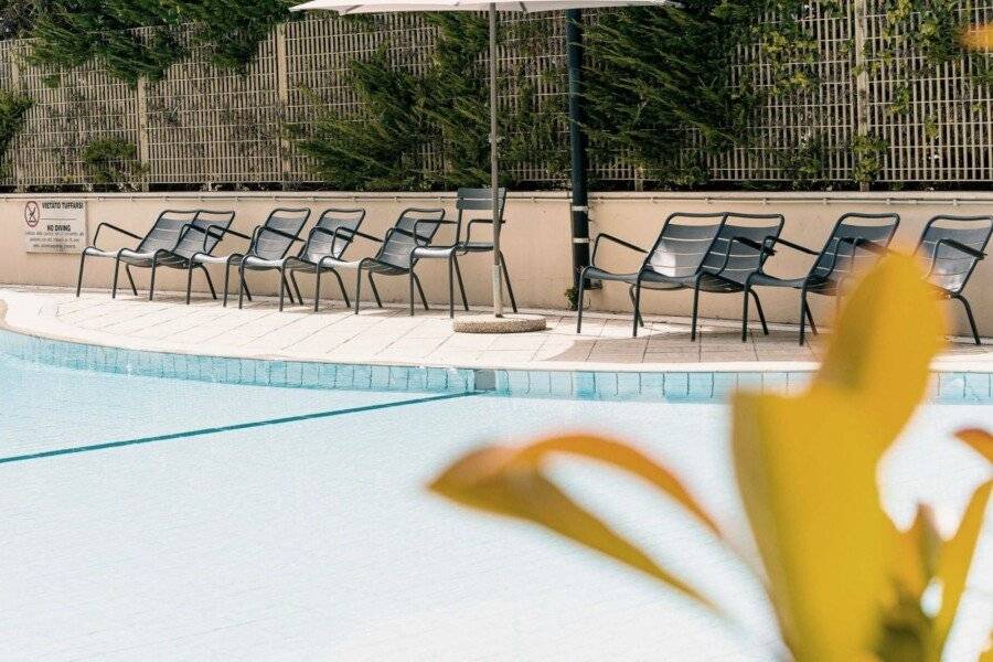 Novotel Roma Est outdoor pool