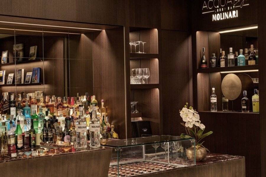 The First Arte - Preferred Hotels &amp; Resorts bar