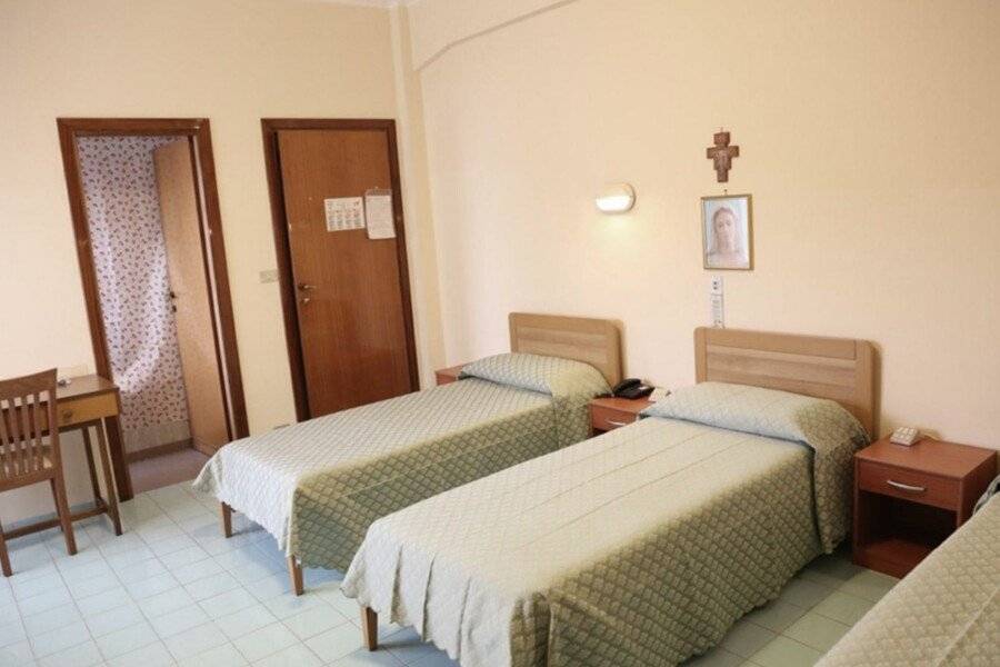 Casa Piccole Ancelle di Cristo Re hotel bedroom