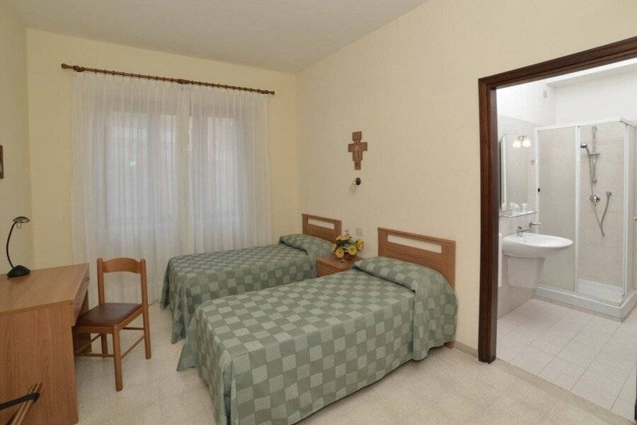 Casa Piccole Ancelle di Cristo Re hotel bedroom