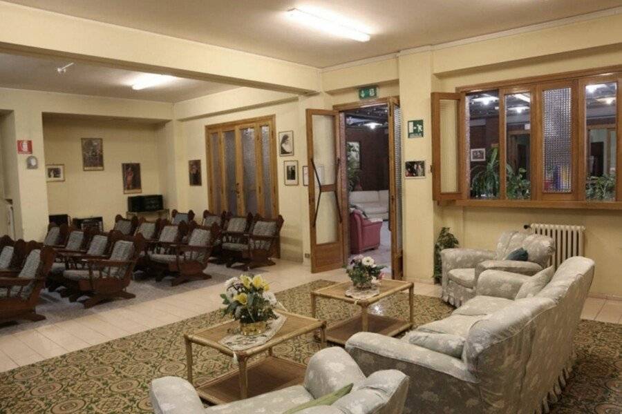 Casa Piccole Ancelle di Cristo Re lobby