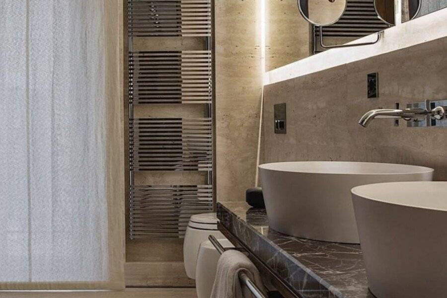 Fendi Private Suites - Small Luxury Hotels of the World bathtub