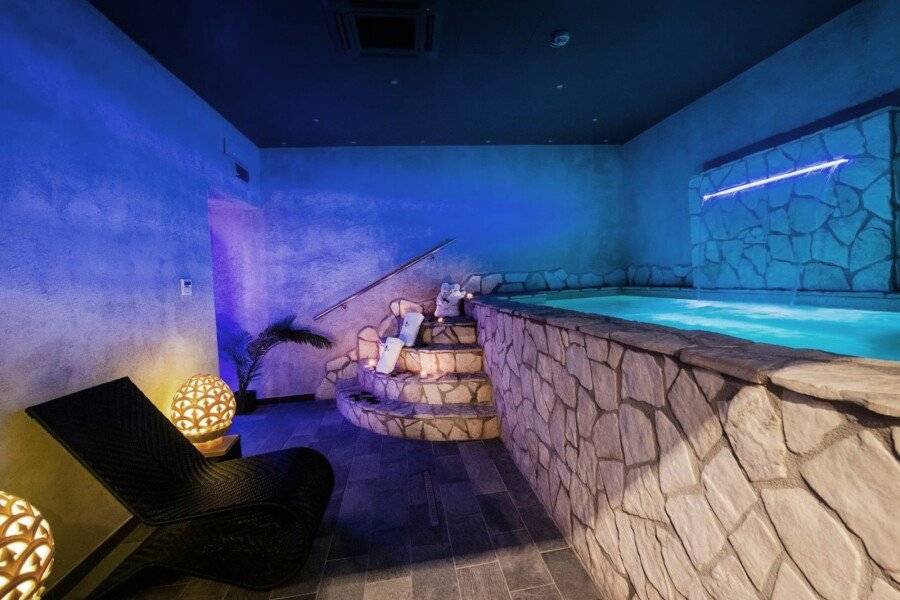 Hotel 87 eighty-seven - Maison d'Art Collection spa,indoor pool