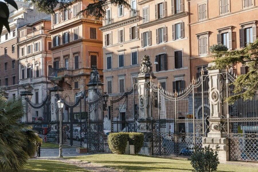 Sonder Barberini , facade