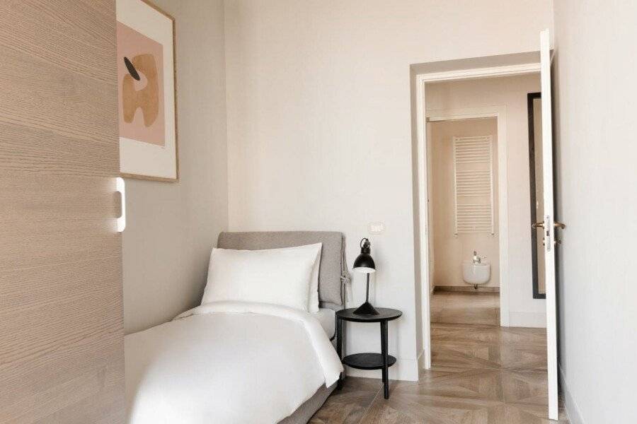 Sonder Barberini hotel bedroom