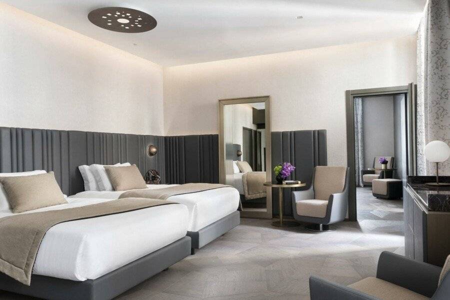 The Pantheon Iconic Hotel, Autograph Collection hotel bedroom