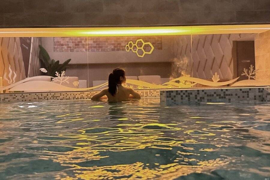 The Hive Hotel spa, indoor pool