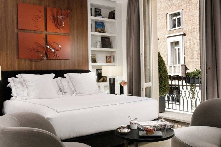 The First Dolce - Preferred Hotels & Resorts hotel bedroom