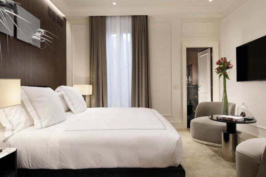 The First Dolce - Preferred Hotels & Resorts hotel bedroom