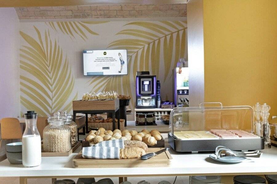 B&B Hotel Roma San Lorenzo Termini breakfast