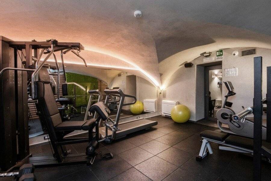 Hotel 77 Seventy-Seven - Maison D'Art Collection fitness centre